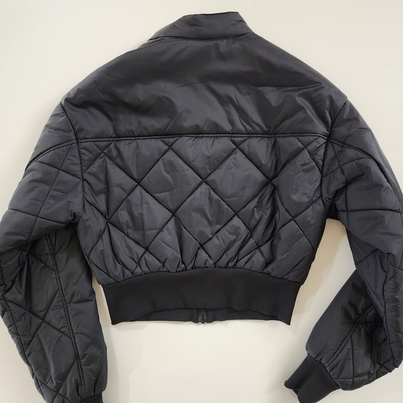 ALO Yoga snowrider puffer jacket - Picture 15 of 15